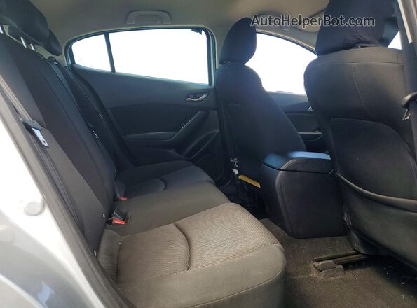 3MZBN1K77JM208818 2018 MAZDA 3 Gray Widok tylnych siedzeń