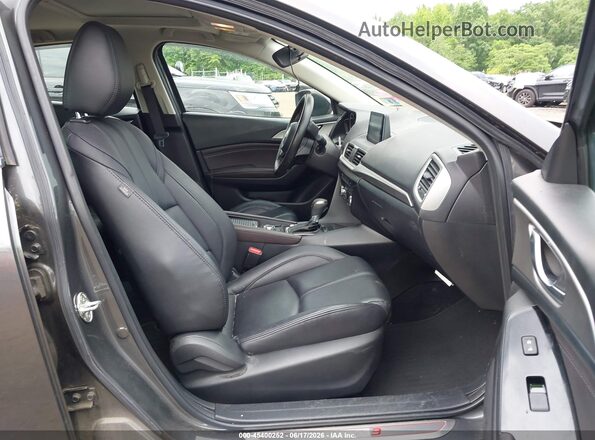 3MZBN1L33JM172461 2018 MAZDA 3 Gray Widok wnętrza z przodu