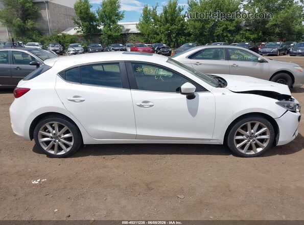 3MZBN1L38HM137568 2017 MAZDA 3 White Вид задньої частини салону