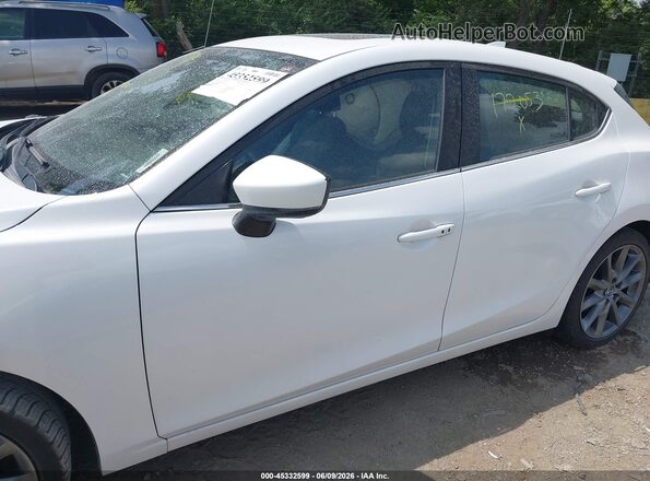 3MZBN1L3XJM172053 2018 MAZDA 3 White Widok wnętrza z tyłu