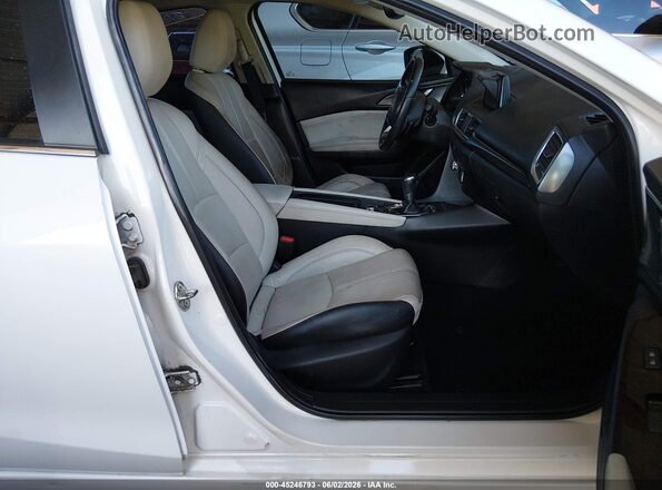 3MZBN1M30JM186347 2018 MAZDA 3 Белый Вид салона спереди