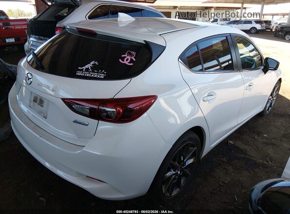 3MZBN1M30JM186347 2018 MAZDA 3 Белый Задняя правая четверть