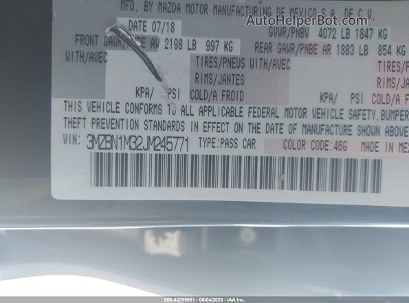 3MZBN1M32JM245771 2018 MAZDA 3 Gray Widok komory silnika