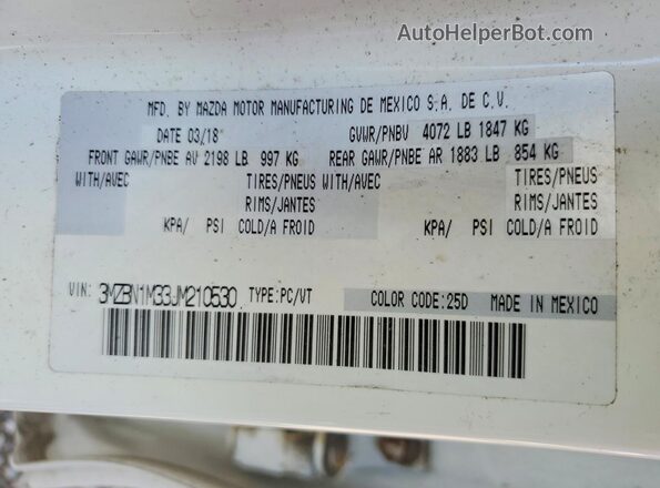 3MZBN1M33JM210530 2018 MAZDA 3 White Vista del compartimento del motor