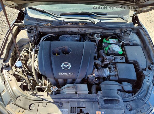 3MZBN1M38JM177475 2018 MAZDA MAZDA Gray Vista del compartimento del motor