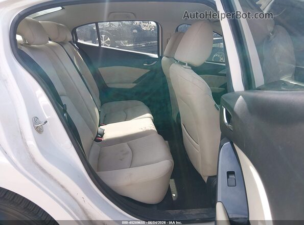 3MZBN1U72JM219674 2018 MAZDA 3 White Widok naklejki z numerem VIN