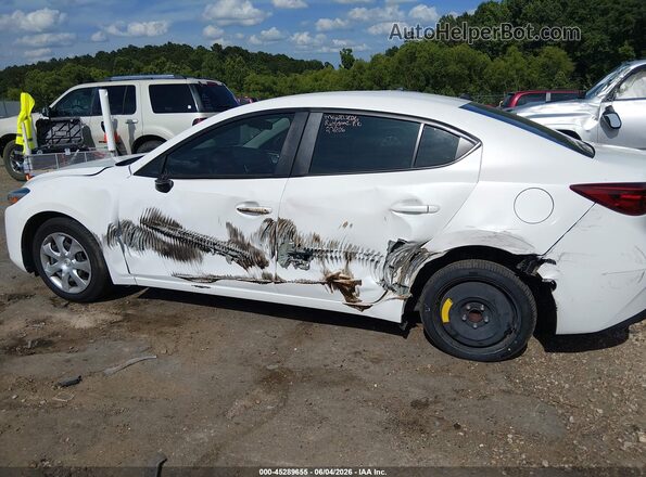 3MZBN1U72JM219674 2018 MAZDA 3 White Widok z przodu