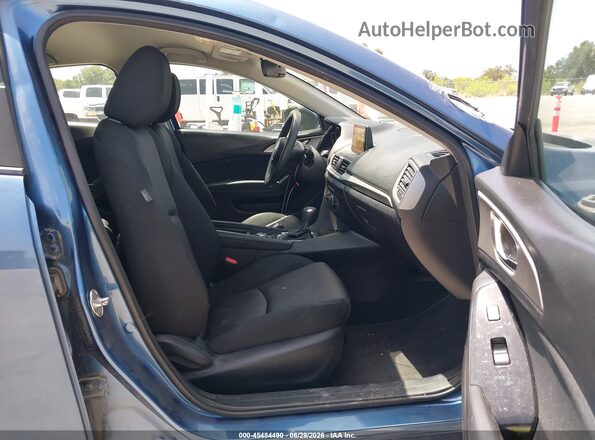 3MZBN1U72JM233820 2018 MAZDA 3 Blue Widok wnętrza z przodu