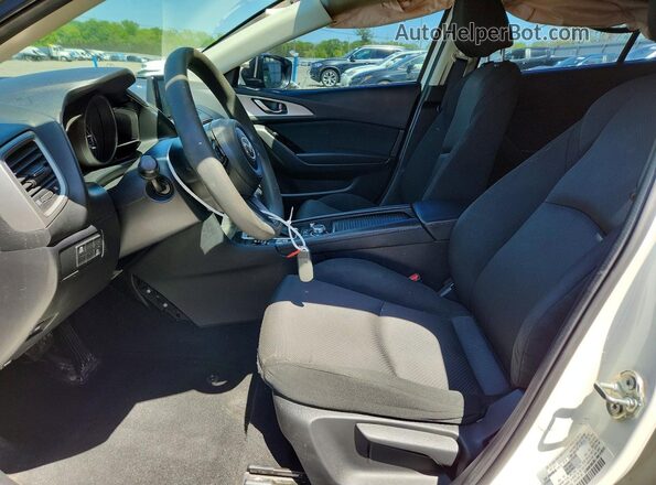 3MZBN1U77JM174019 2018 MAZDA 3 White Вид салону спереду