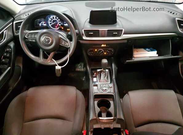 3MZBN1U79JM233801 2018 MAZDA 3 Silver Dashboard view