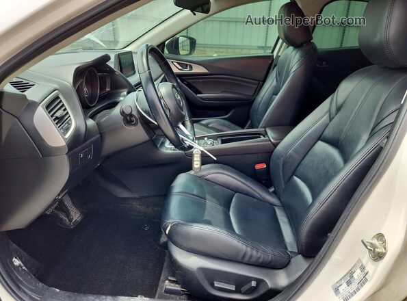 3MZBN1V30JM172060 2018 MAZDA MAZDA White Vista interior delantera