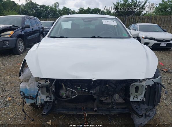 3MZBN1V32JM163456 2018 MAZDA 3 White Вид задньої частини салону