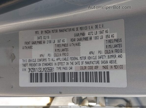 3MZBN1V32JM205981 2018 MAZDA 3 Silver Շարժիչի բաժամունքի տեսք