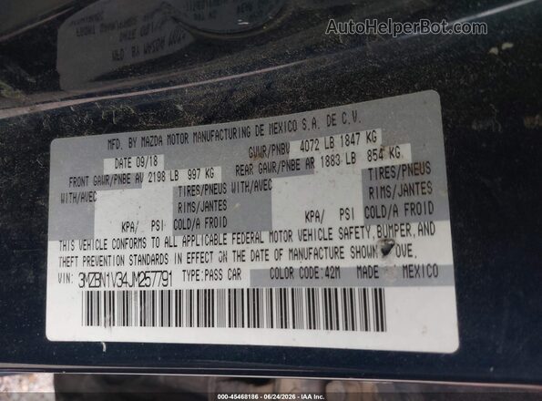 3MZBN1V34JM257791 2018 MAZDA 3 Blue Widok komory silnika