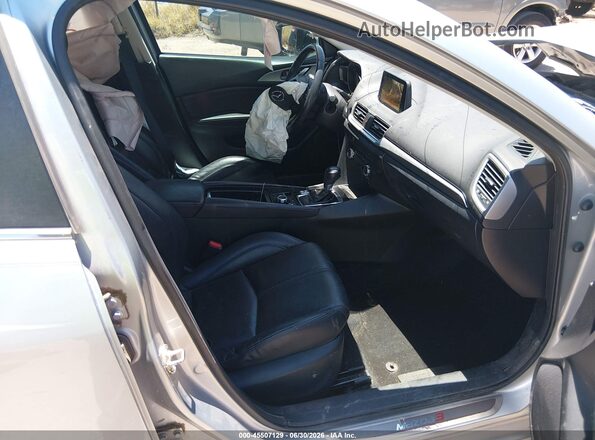 3MZBN1V36JM189056 2018 MAZDA 3 Silver Widok wnętrza z przodu