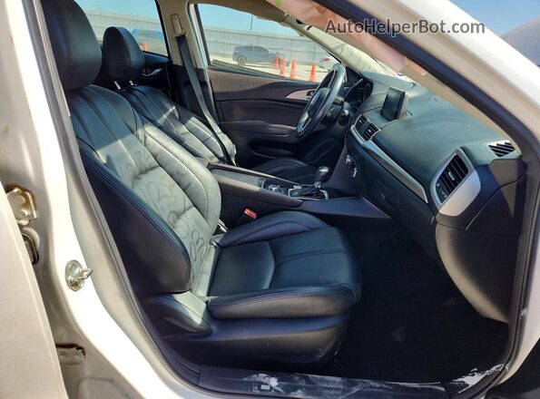 3MZBN1V39JM203063 2018 MAZDA 3 White 