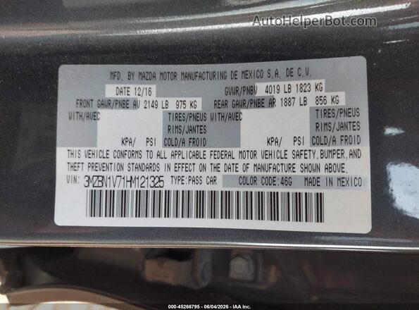 3MZBN1V71HM121325 2017 MAZDA 3 Gray Vista del compartimento del motor