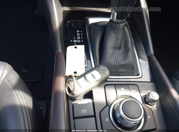 3MZBN1V77HM118364 2017 MAZDA 3 Черный Вид панели приборов
