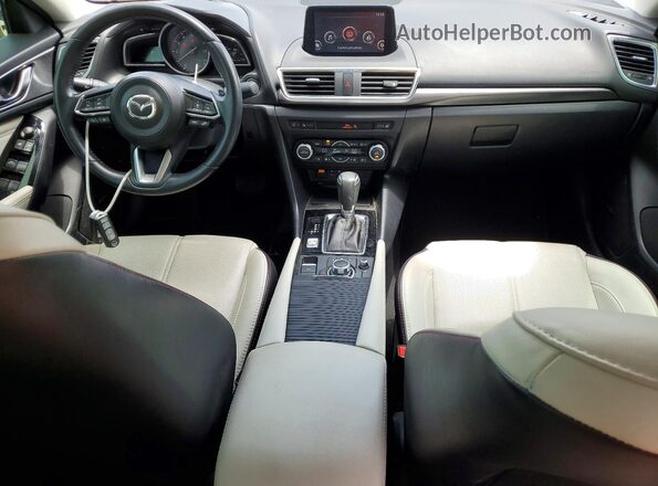 3MZBN1W31JM253213 2018 MAZDA 3 Blue Вид панелі приладів