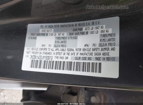 3MZBN1W33JM160919 2018 MAZDA 3 Black Vista del compartimento del motor