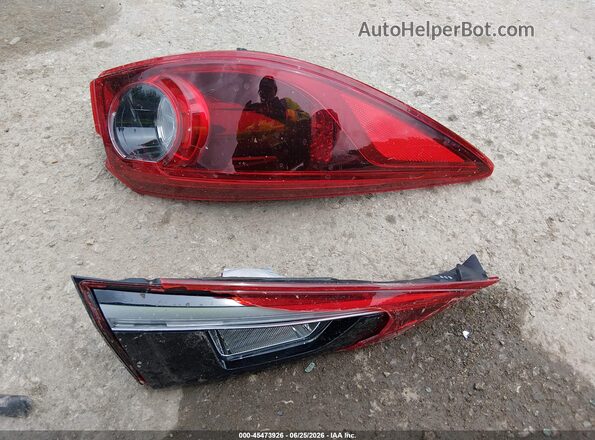 3MZBN1W35JM249505 2018 MAZDA 3 Red Widok zestawu wskaźników