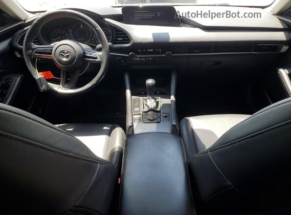 3MZBPABM2MM207077 2021 MAZDA 3 White Dashboard view