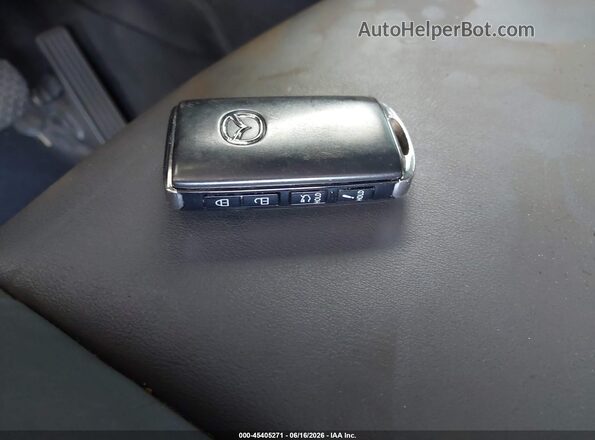 3MZBPACL7NM318019 2022 MAZDA 3 Red Vista del salpicadero