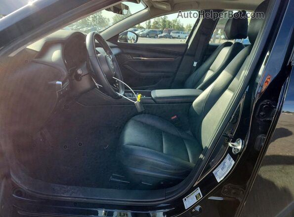3MZBPACLXNM301845 2022 MAZDA 3 Черный Вид салона спереди