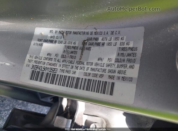 3MZBPADL5KM105953 2019 MAZDA 3 Silver Vista del compartimento del motor