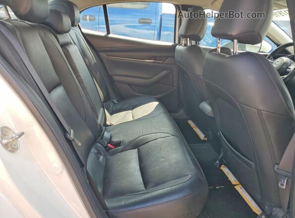 3MZBPAEM0KM101817 2019 MAZDA 3 White Widok tylnych siedzeń