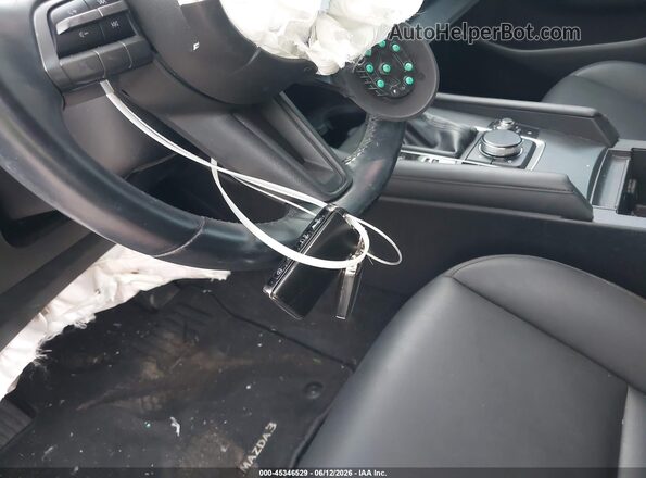 3MZBPBBM9MM207812 2021 MAZDA 3 Бордовый Вид панели приборов
