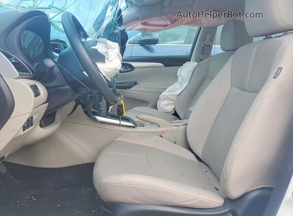 3N1AB7AP0GY262266 2016 NISSAN SENTRA White Front interior view