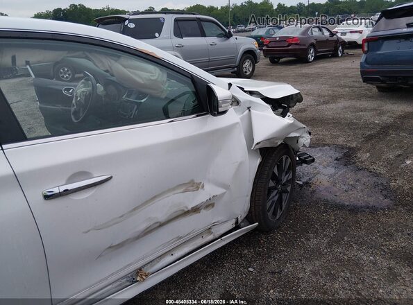 3N1AB7AP0GY276989 2016 NISSAN SENTRA Белый Вид спереди