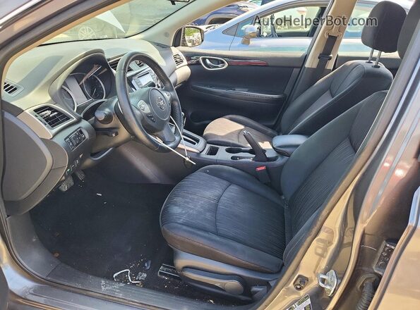 3N1AB7AP0JL662736 2018 NISSAN SENTRA Gray Front interior view