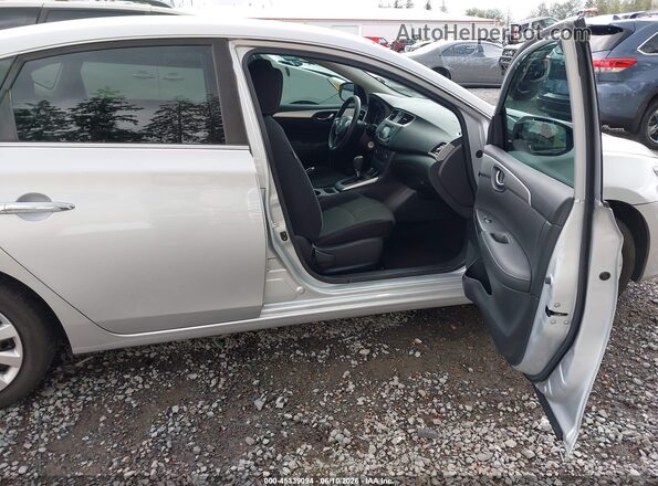 3N1AB7AP0JY228187 2018 NISSAN SENTRA Gray Vista interior delantera