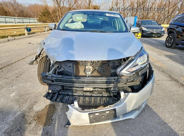 3N1AB7AP0JY280273 2018 NISSAN SENTRA Silver Դիմացի տեսք