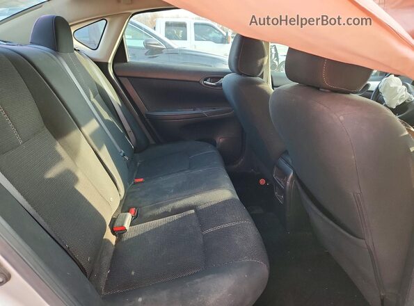 3N1AB7AP0JY280273 2018 NISSAN SENTRA Silver Հետևի նստատեղերի տեսք