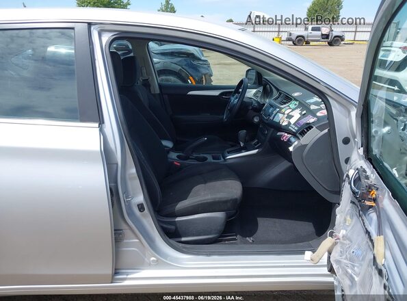 3N1AB7AP0JY291094 2018 NISSAN SENTRA Silver Vista interior delantera