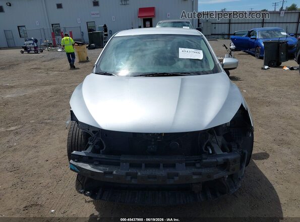 3N1AB7AP0JY291094 2018 NISSAN SENTRA Silver Vista interior trasera