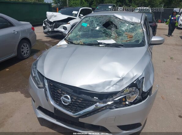 3N1AB7AP0JY294416 2018 NISSAN SENTRA Silver Widok z przodu