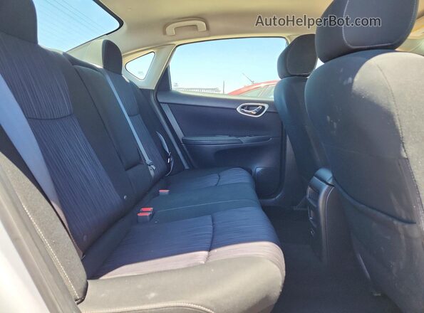 3N1AB7AP0KY360643 2019 NISSAN SENTRA Серебряный Вид задних сидений