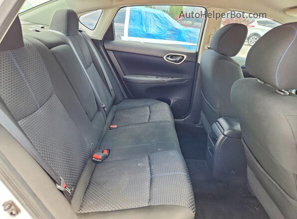 3N1AB7AP1HY306020 2017 NISSAN SENTRA White Հետևի նստատեղերի տեսք