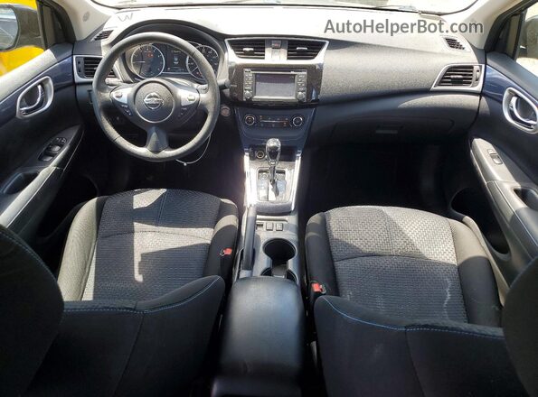 3N1AB7AP1HY333024 2017 NISSAN SENTRA Black Widok deski rozdzielczej