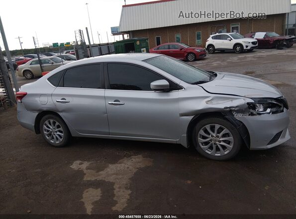 3N1AB7AP1JL631592 2018 NISSAN SENTRA Silver Vista interior trasera