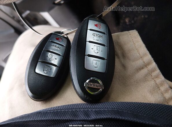 3N1AB7AP1JL631592 2018 NISSAN SENTRA Silver Vista del salpicadero