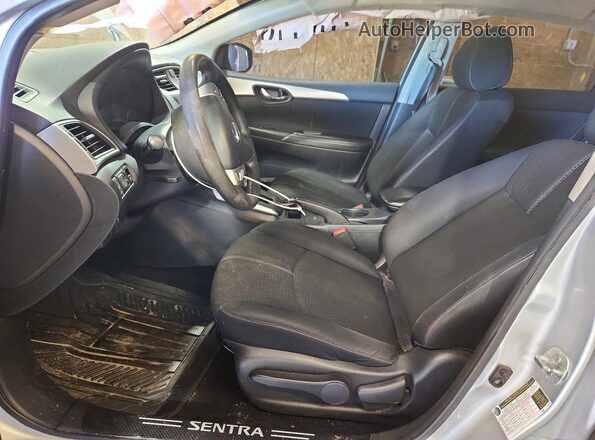 3N1AB7AP2GY257764 2016 NISSAN SENTRA Серебряный Вид салона спереди