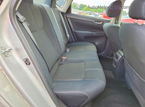 3N1AB7AP2JY218633 2018 NISSAN SENTRA White Вид задніх сидінь