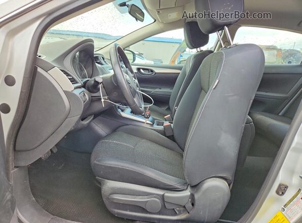 3N1AB7AP2JY218633 2018 NISSAN SENTRA White Вид салону спереду