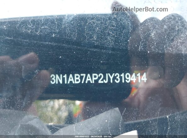 3N1AB7AP2JY319414 2018 NISSAN SENTRA Silver ძრავის განყოფილების ხედი