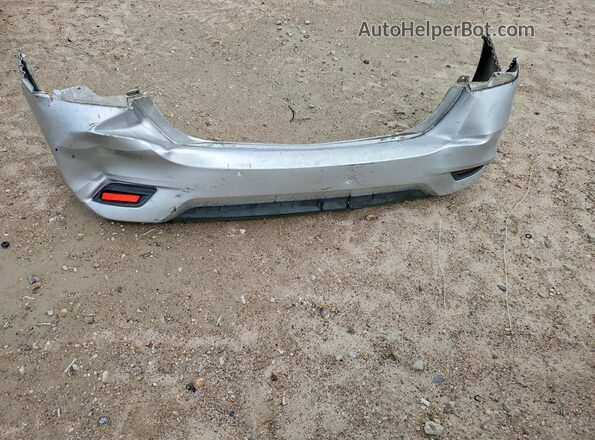 3N1AB7AP2JY343258 2018 NISSAN SENTRA Silver Вид підкапотного простору